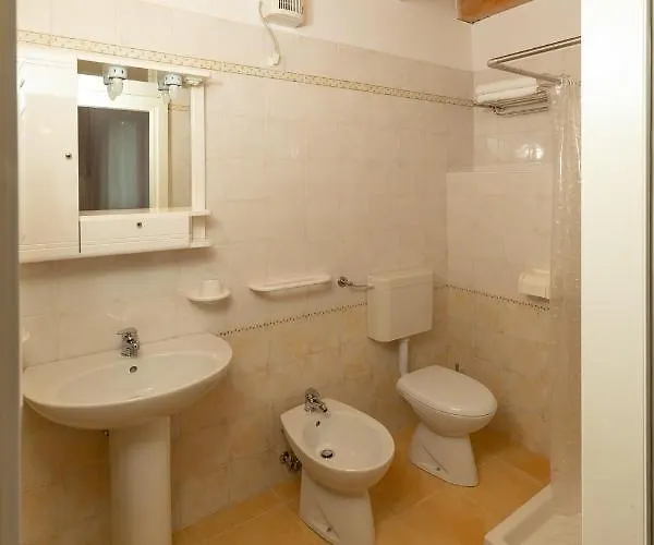 77 * בורסו דל גראפה